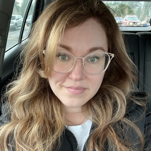 Meet your Posher, Jessica - Picture 2 of 4